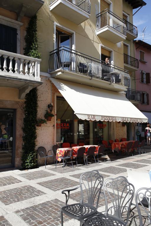 Appartamenti Piazza Umberto I Torri Del Benaco Quarto foto